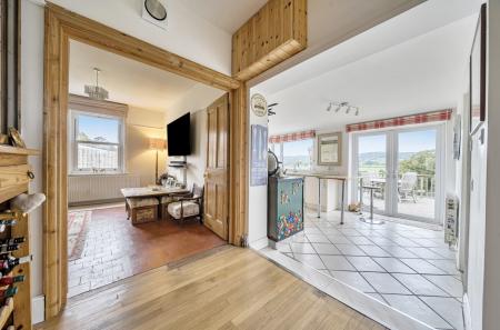 1364639-8-68ed2b9...