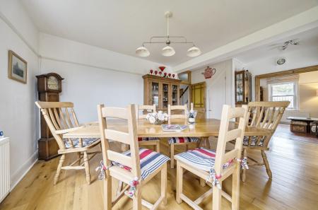 1364639-10-68ed2b...