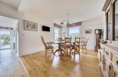 1364639-9-68ed2ba...