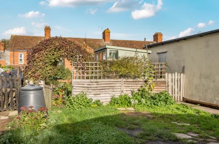 1371097-2-68f8a9e...