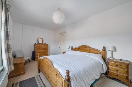 1371097-22-68f8b8...