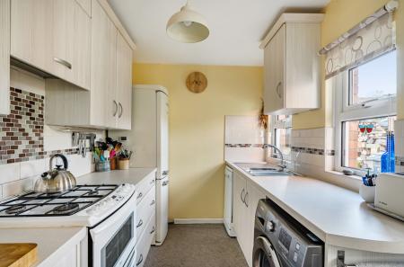 1371097-12-68f8aa...