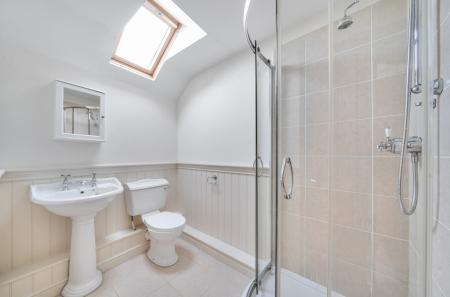 1370632-20-68ffa4...