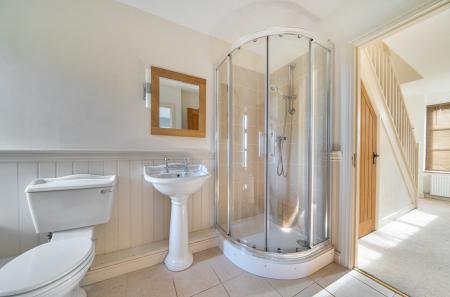 1370632-15-68ff9e...