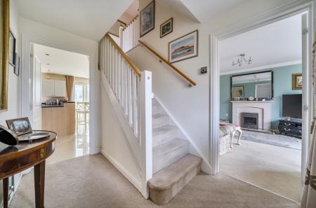 1383461-9-6928818...