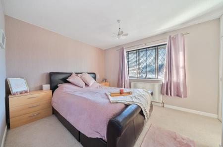 1387709-32-693c22...