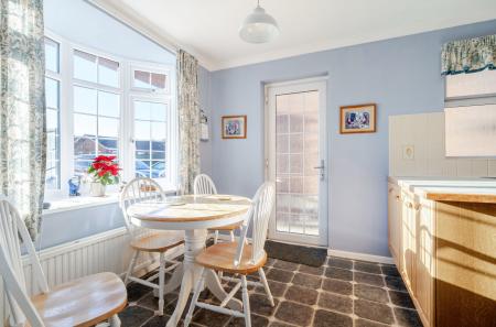 1399663-7-696a1e8...