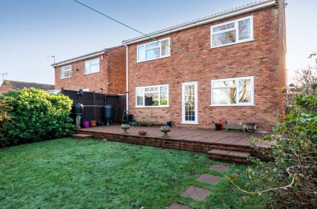 1399663-3-696a1dd...