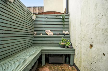 1405930-21-698204...