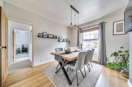 1405930-14-698202...