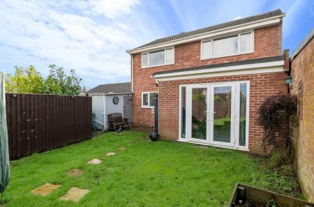 1410234-20-698623...