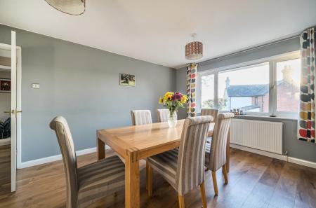 1419704-8-699de8e...