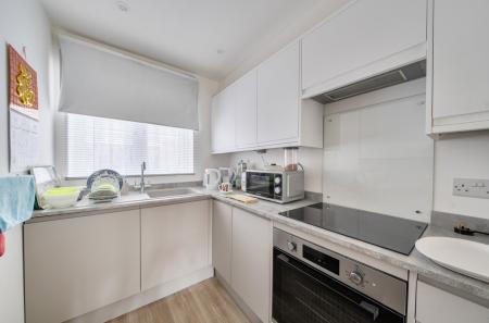 1432812-7-69c2c18...