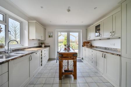 1431850-22-69c184...