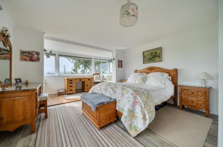 1431850-3-69c1828...