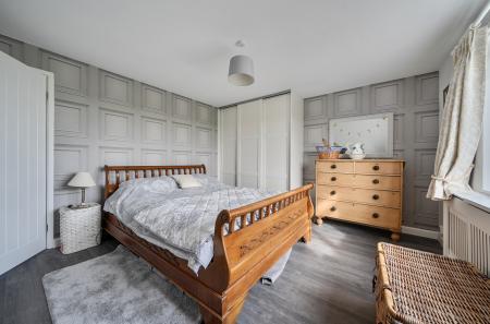 1431850-2-69c1827...