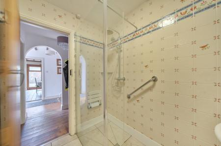 1434956-17-69c2c4...