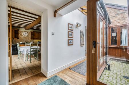 1434956-11-69c2c4...