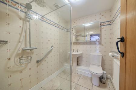 1434956-18-69c2c5...