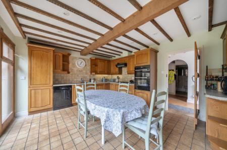 1434956-12-69c2c4...