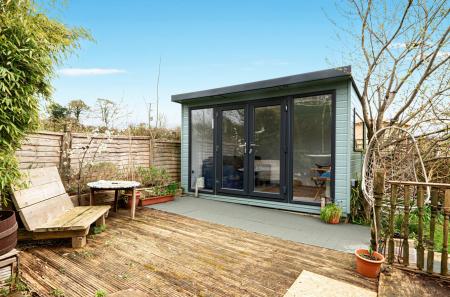 1433659-3-69c670e...