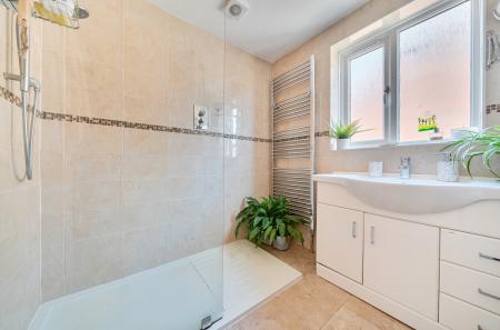 1439273-10-69ce7f...