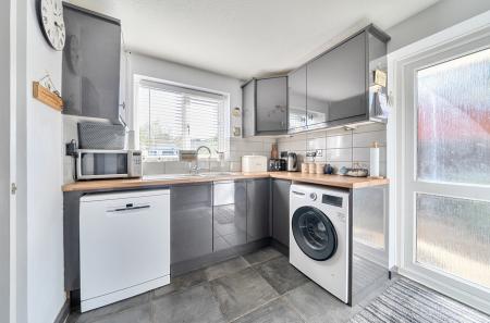 1439273-21-69ce80...