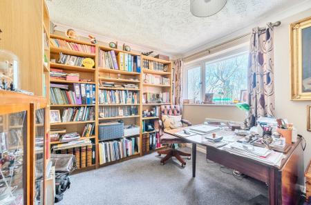 1439273-8-69ce7f7...