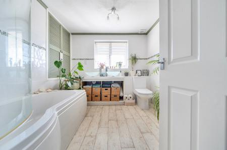 1439273-12-69ce7f...