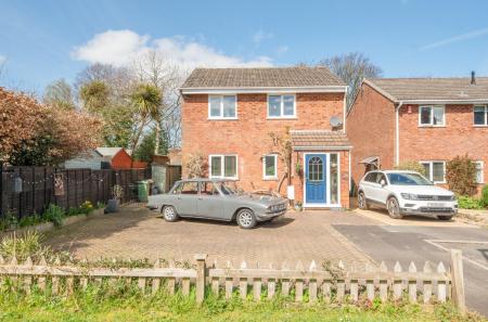 1439273-5-69ce7f5...