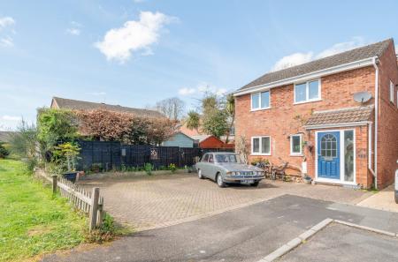 1439273-6-69ce7f5...