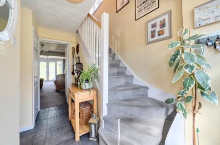 1439273-18-69ce80...