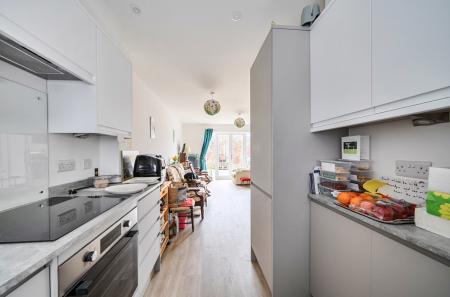 1432812-6-69c2c17...