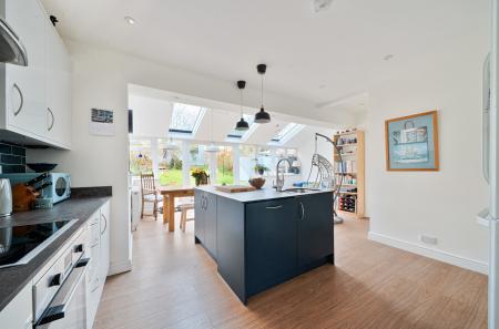 1433659-12-69c671...