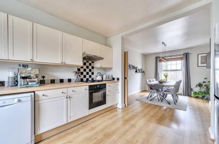 1405930-17-698202...