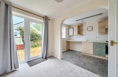 1442611-5-69de254...