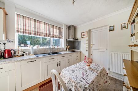 1387552-13-693046...