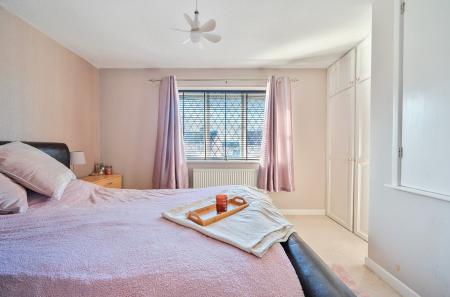 1387709-30-693c22...