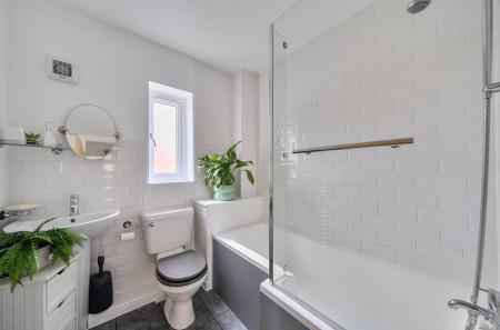 1374502-22-690a0f...