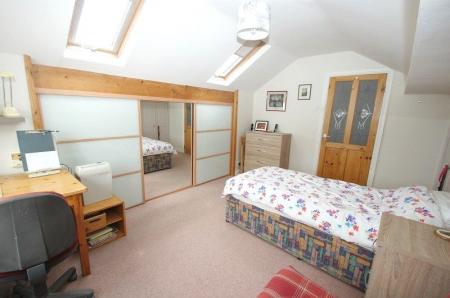 Master Suite with ensuite & dressing room