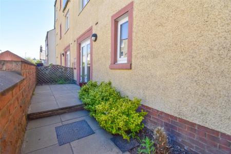 17 Pele Court Outside b.jpg