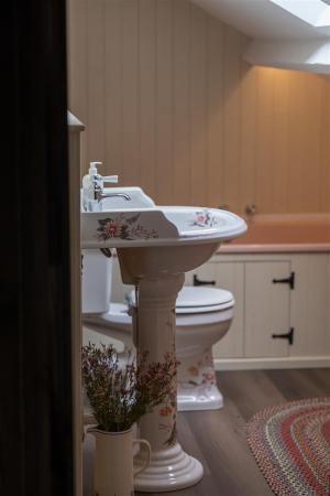 Castlehowe Bathroom 2 b.jpg