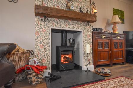 12 Croft Place Living Room c.jpg