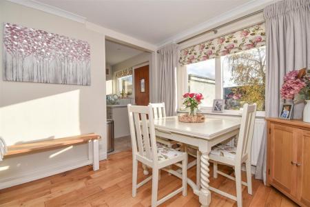 18 Eden Mount Dining Area.jpg