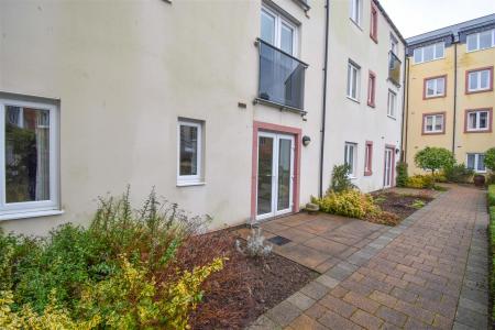 10 Pele Court Patio.jpg