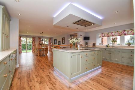 Open Plan Dining Kitchen Dayroom