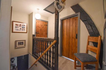 First loor - Landing