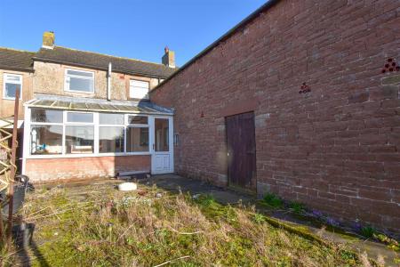 4 Mountain View Rear Garden and Outbuilding.jpg