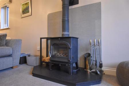 15 Juniper Way Living Room B.jpg