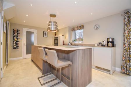 Kitchen/Dining Day Room